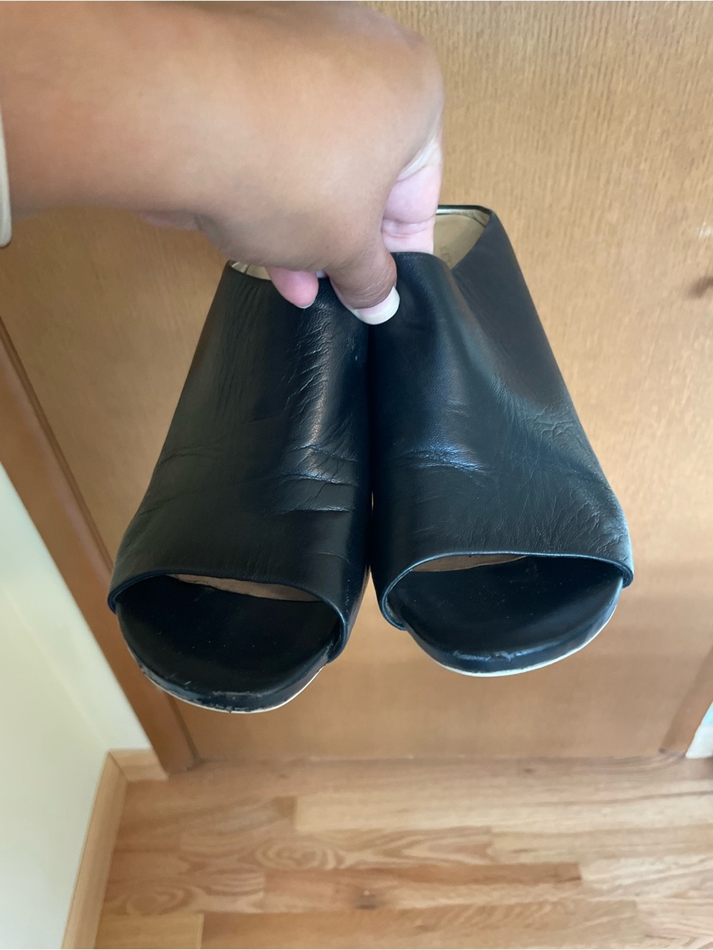 Kenneth Cole Reaction Black Leather Open-Toe Mule Wedges